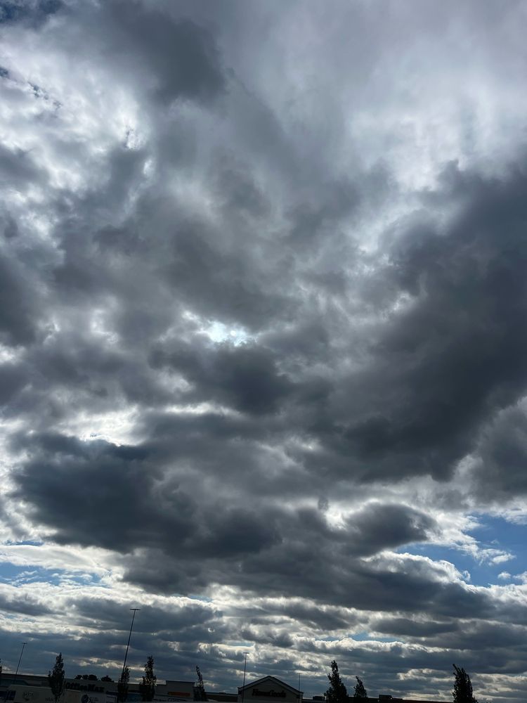 Photo of a cloudy sky