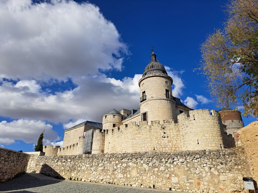 The castle where the Archivo General de Simancas is located