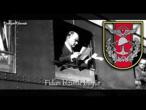 TSK Armoni Mızıkası: "Biz Atatürk Gençleriyiz"