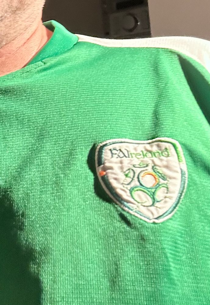 Logo of Irish FA on jersey