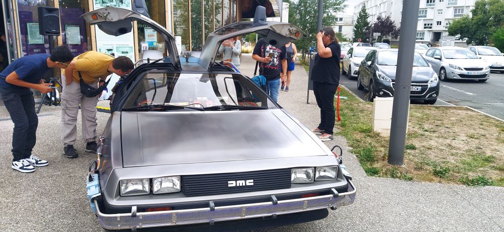 La DeLorean de retour vers le futur 