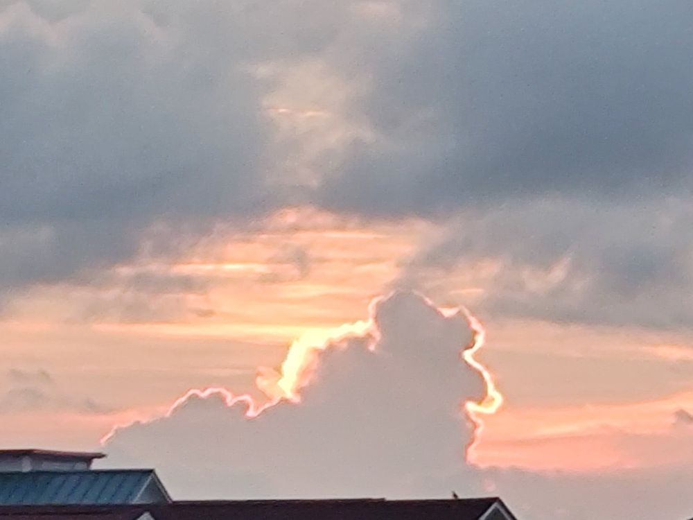 The cloud looks like a mouse