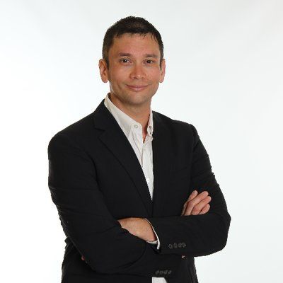 @ThatJonLee's Twitter profile pic. Look at that smile. LOOK AT IT..