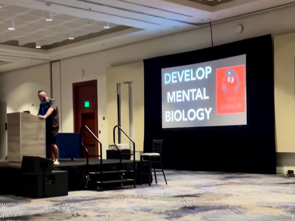 Joaquín delivering a mental award lecture. 