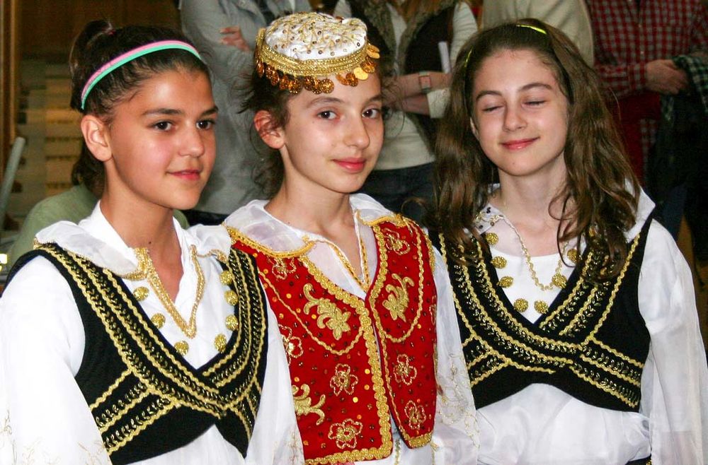 Albanian dancers