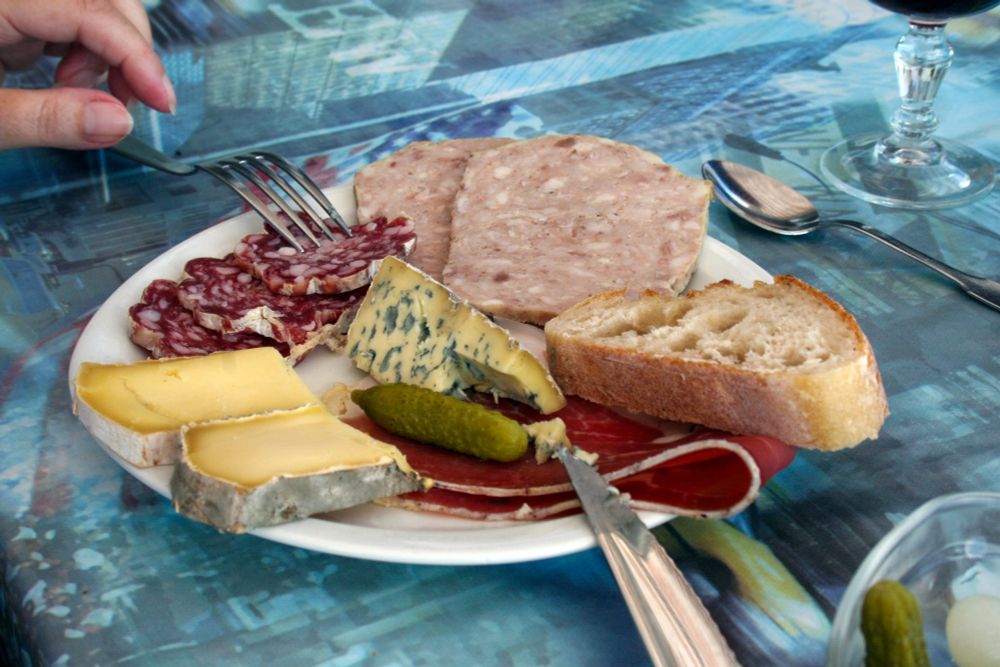 French meal of fromage, jamon and pate