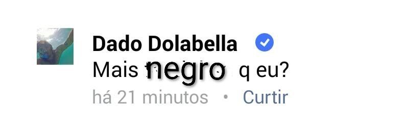 Print de tweet de Dado Dolaa perguntando "mais feminista e eu?", com a palavra "feminista" apagada e substituída por "negro"