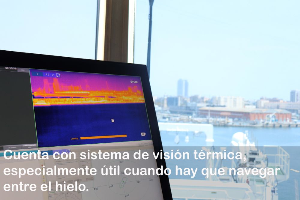 Dispone de visión térmica, muy útil para navegar entre el hielo.