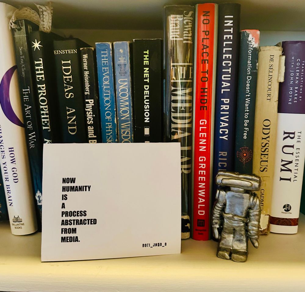 Robot image and books 