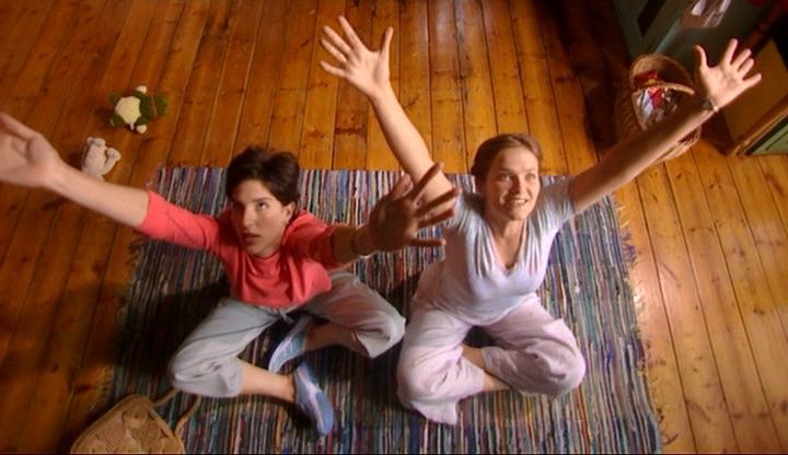 Tamsin Grieg & Jessica Hynes & their yoga pants say “Hello to the sun!”