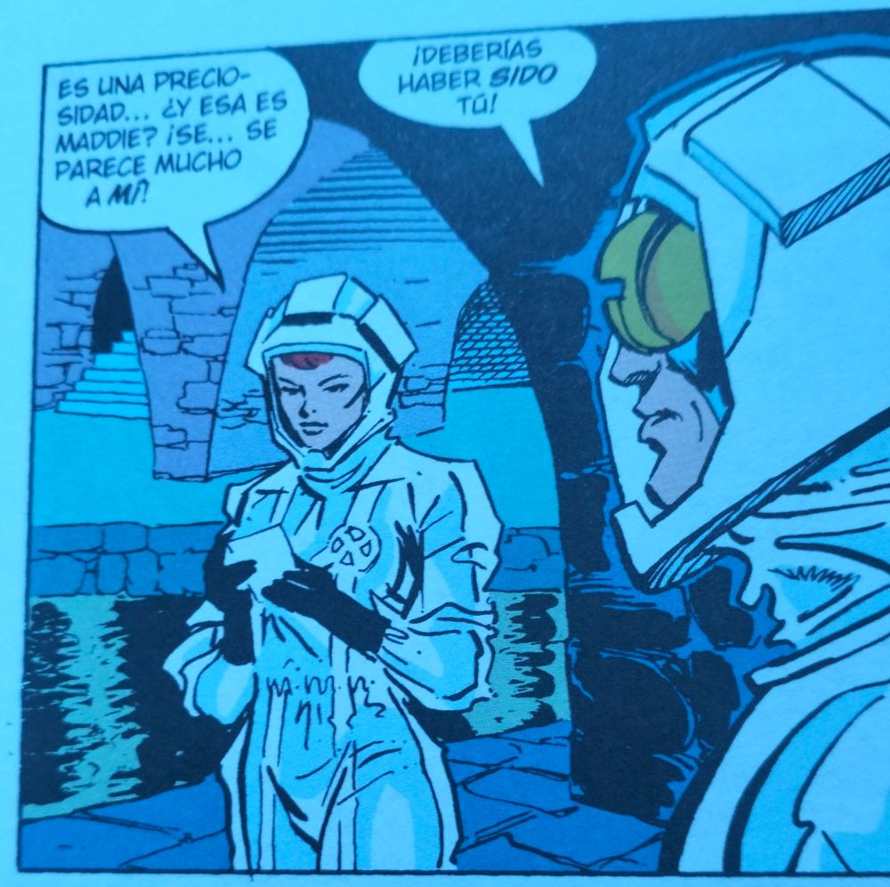 Jean Grey, vistiendo un traje anti radiación por motivos que no vienen a cuento, mira una foto de Madelyne Pryor con su hijo Nathan.
Jean: Es una preciosidad...¿Y esa es Maddie? ¡Se...se parece mucho a mí!
Scott la mira muy serio, también lleva un traje anti radiación, también por motivos que no vienen a cuento.
Scott: ¡Deberías haber sido tú!