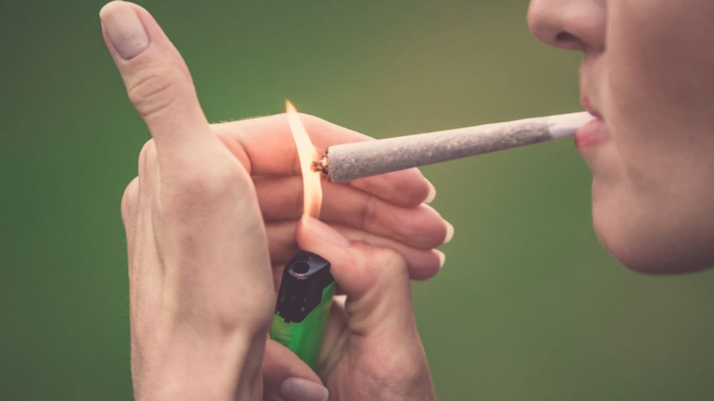 Covid-Infektion: Mildert Cannabis den Krankheitsverlauf? | APOTHEKE ADHOC