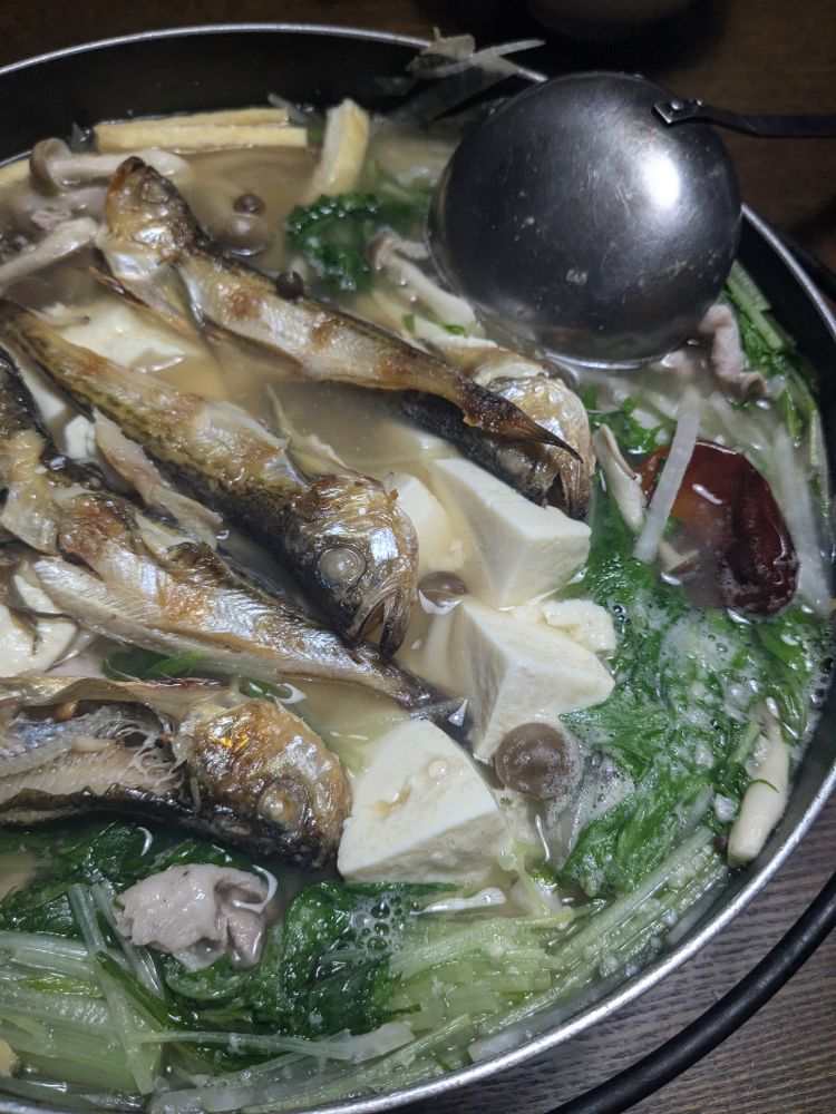 おなべ
ハタハタ、豚肉、しめじ、水菜、油揚げ、大根