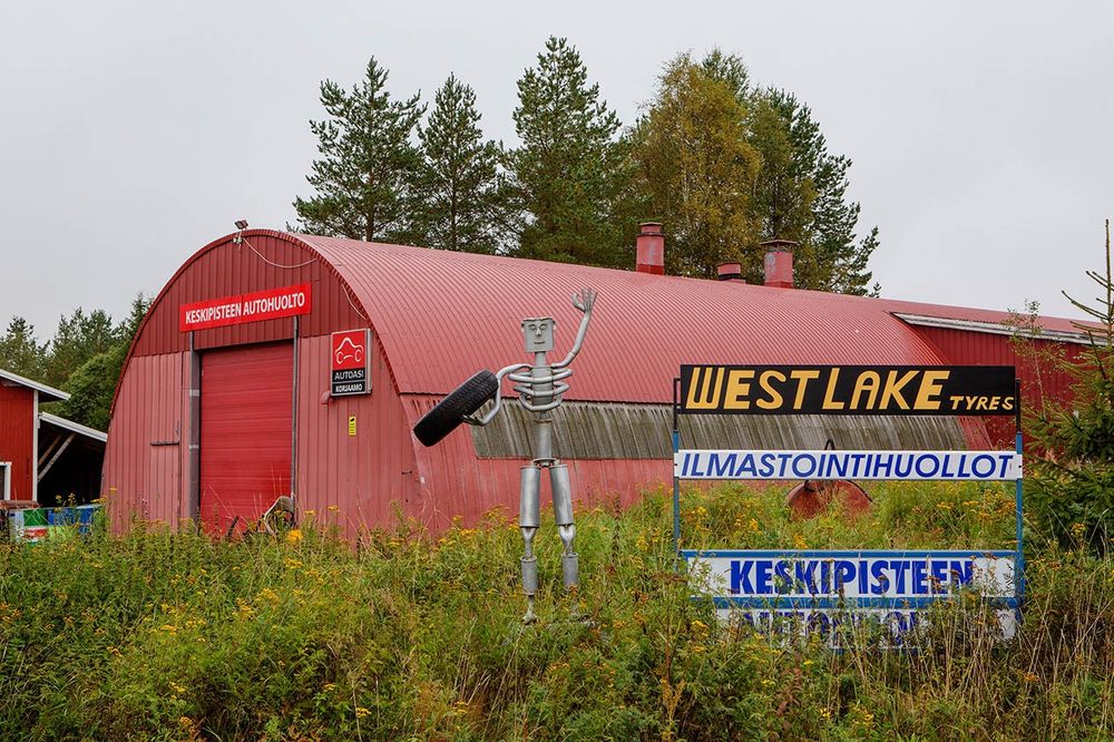 Keskipisteen autohuolto Piippolassa