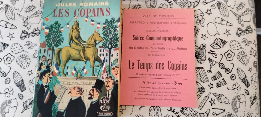 Livre de poche de seconde main
Les copains de Jules Romains
Un carton d'invitation à la sortie au cinéma de l'adaptation du roman en 1967 à Bressuire dans le département des deux Sèvres en France