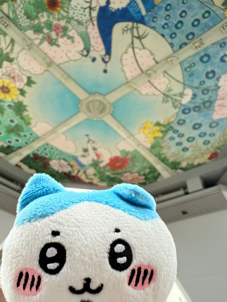 通天閣の真下はゴージャスな絵画✨