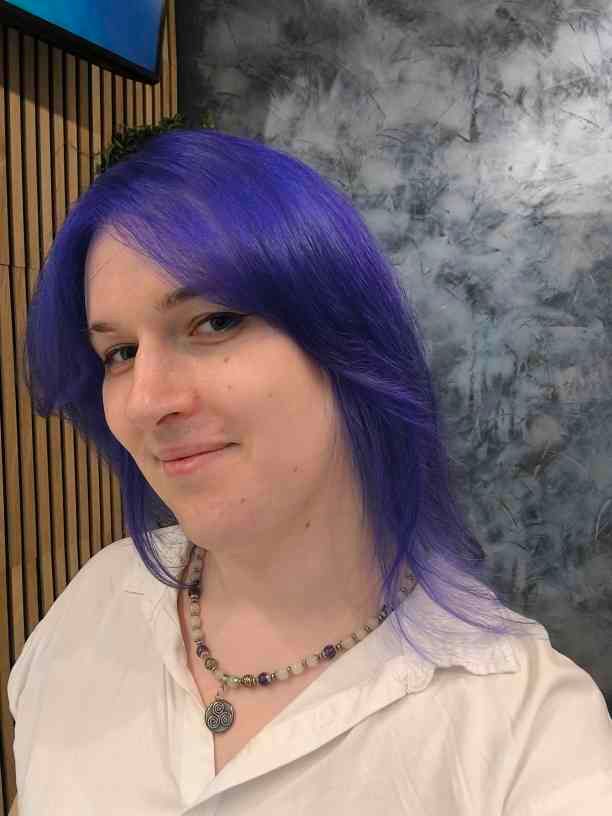 It's Yon in new hair, color of Indigo. They look great and very happy.