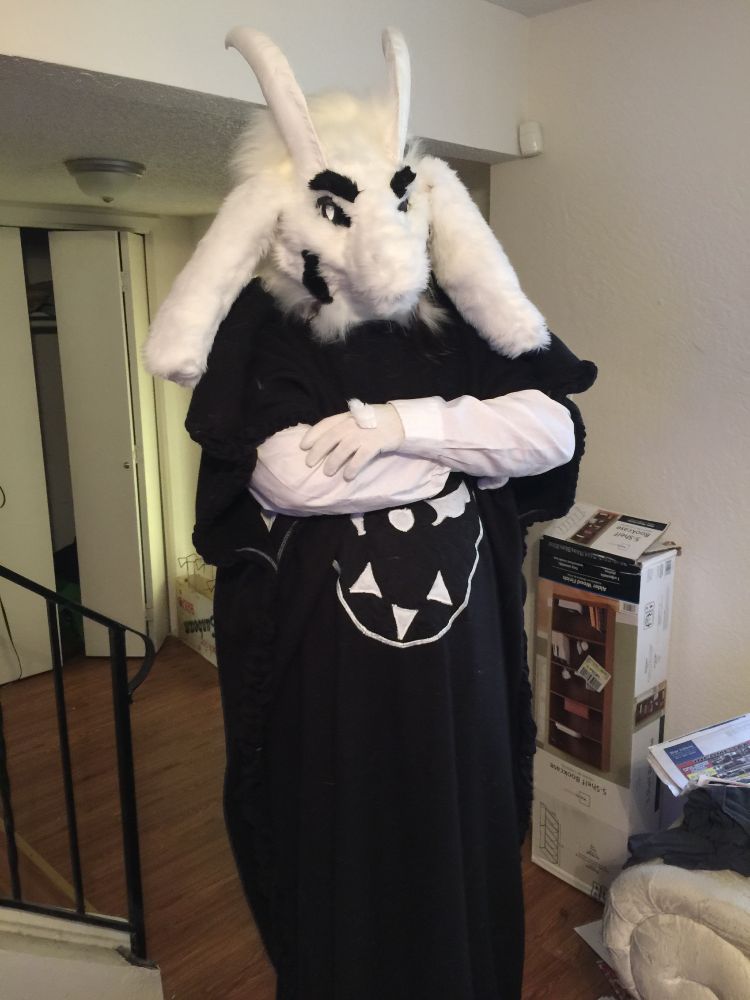 Asriel fursuit