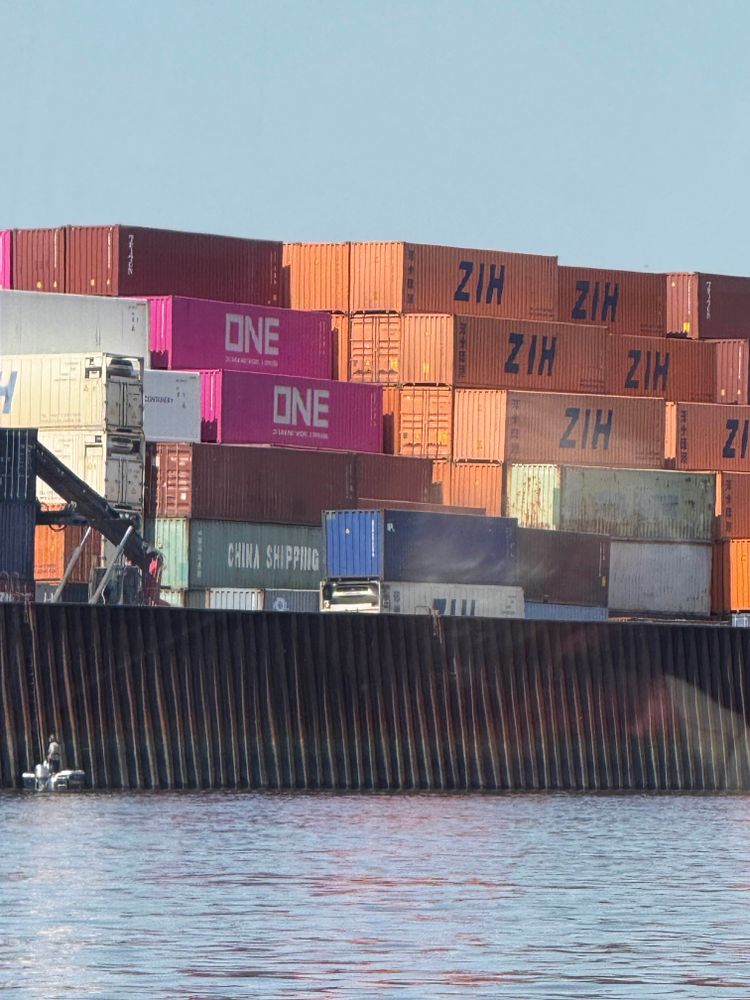 Lots of containers closer 
