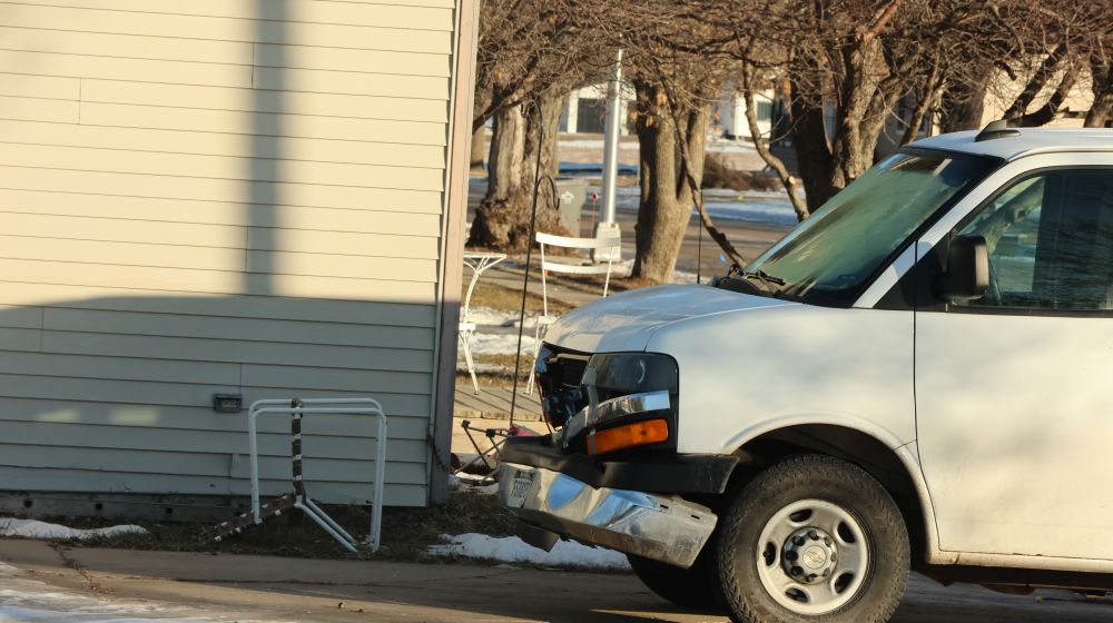 24hr on Monday local temp was 45°F  48hr later Tuesday was 25°F guess water road froze again that van was a loaner...