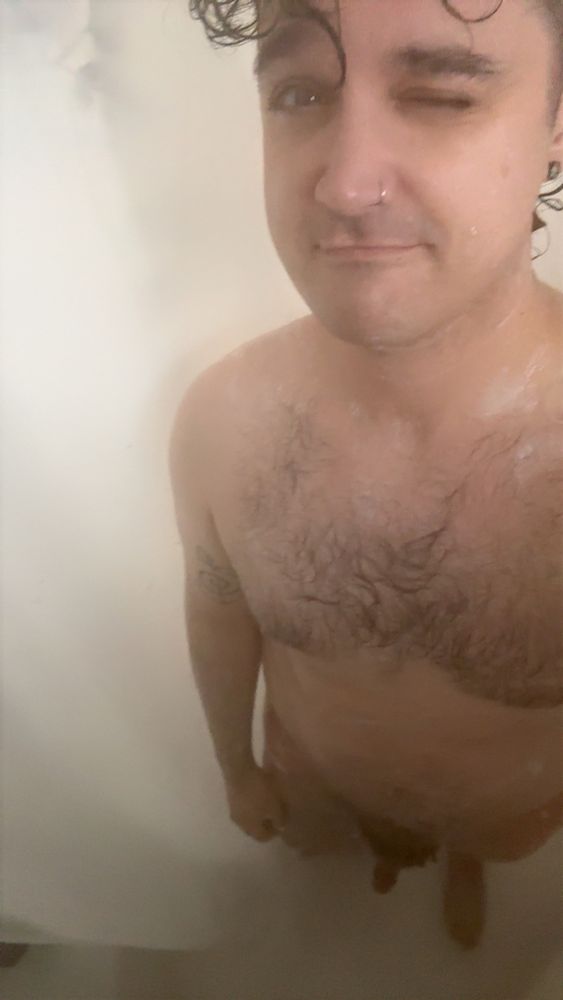 gay in shower with willy danglin