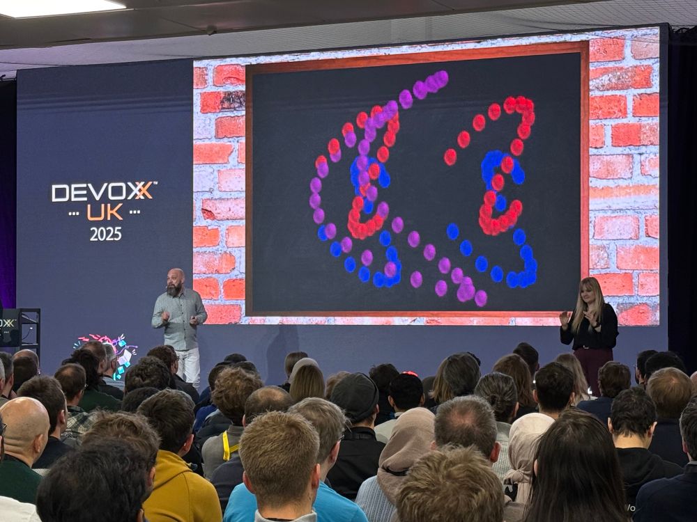 Devoxx keynote featuring the history of digital art with Atari-based animations with Sign language translation 