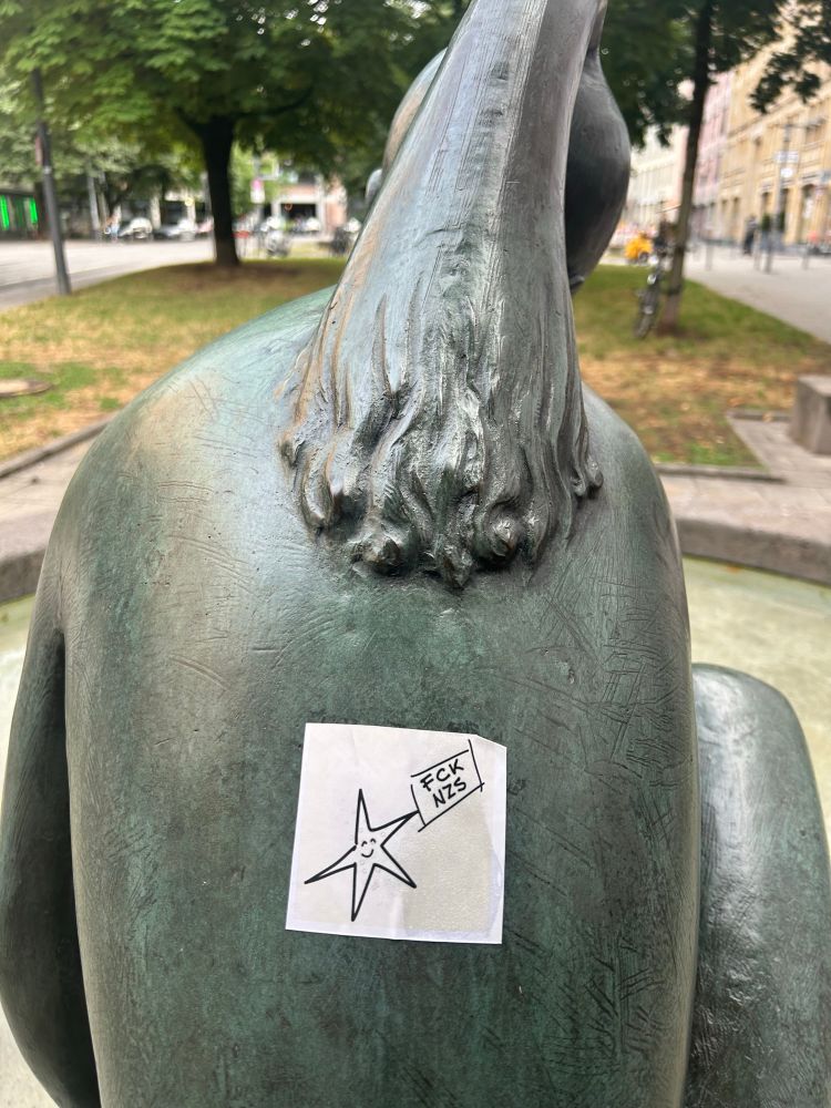 Fucks nazis sticker 