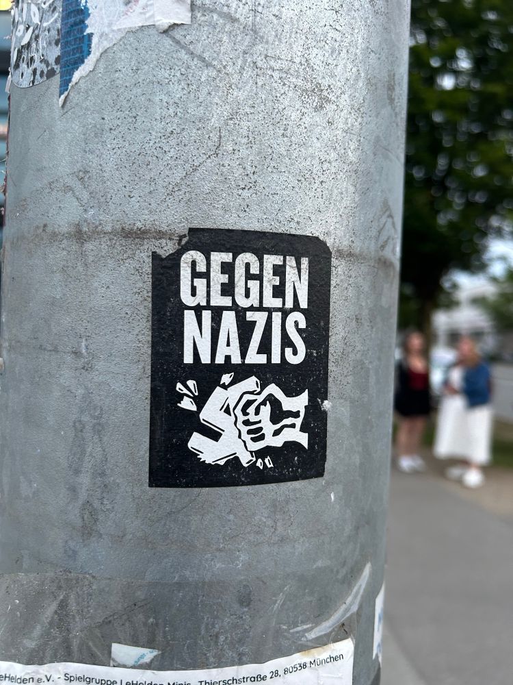 Anti nazi sticker 