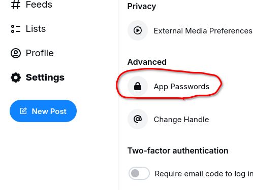 Interfejs Bluesky. Zakładka z ustawieniami, zaznaczona w Zaawansowanych opcja „App Passwords” (hasła do aplikacji)