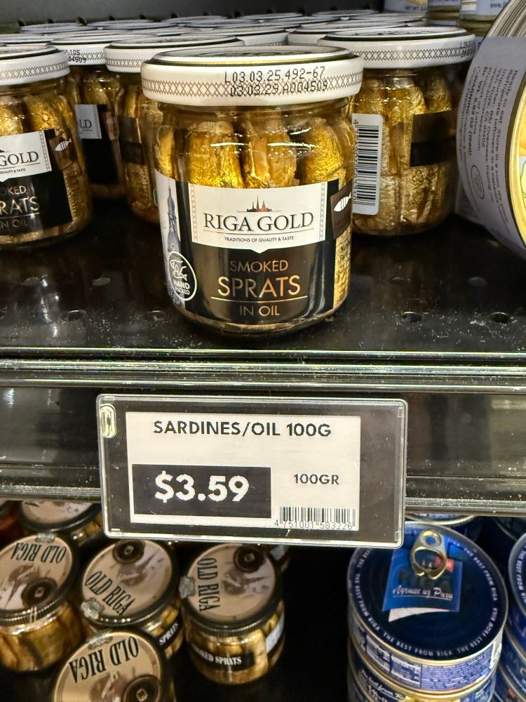 100 grams of sardines