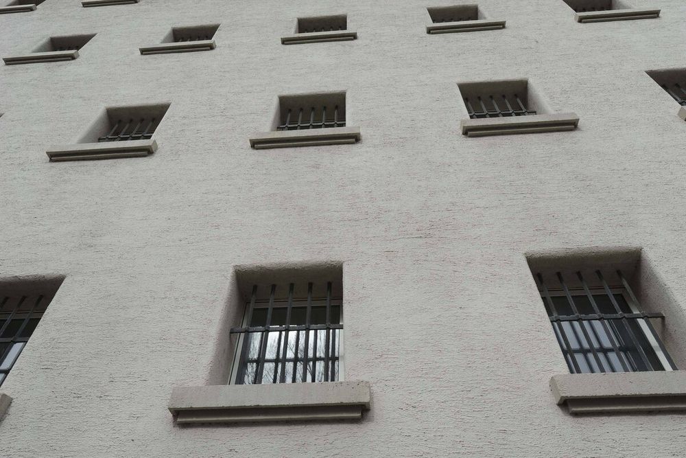 Ein Gefangener in NRW kam zu einer notwendigen Operation nicht ins Krankenhaus – wegen Personalmangels im Knast. Der Freiheitsfonds konnte ihn freikaufen.