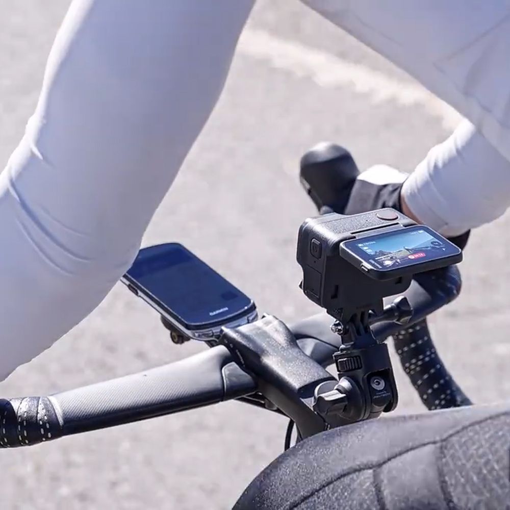 Immerse yourself in breathtaking 8K resolution, capturing every detail with stunning clarity. Even in motion, enjoy smooth, cinematic 30fps video that brings your adventures to life with the Insta360 Ace Pro 2.