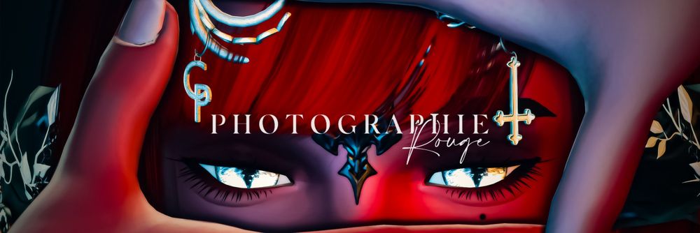 A widescreen image of Mera framing her eyes, with the Photographie Rouge logotype across the image.