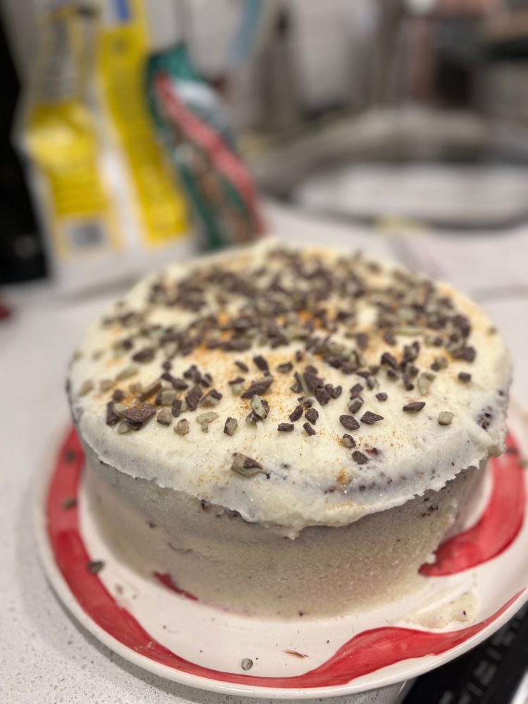 A badly frosted cake. 