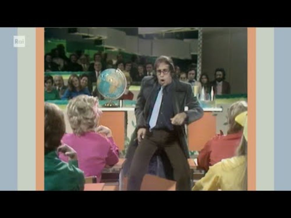 Adriano Celentano canta "Prisencolinensinainciusol" da "Formula due" del 1973