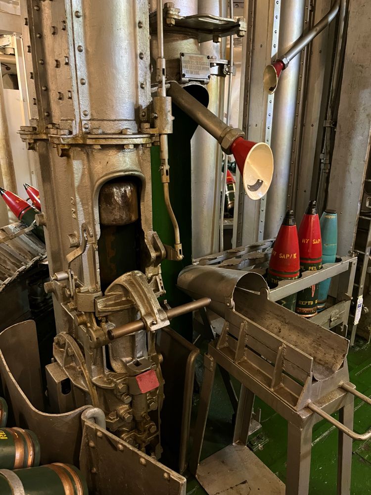 Shell room carousel shell and powder lift
