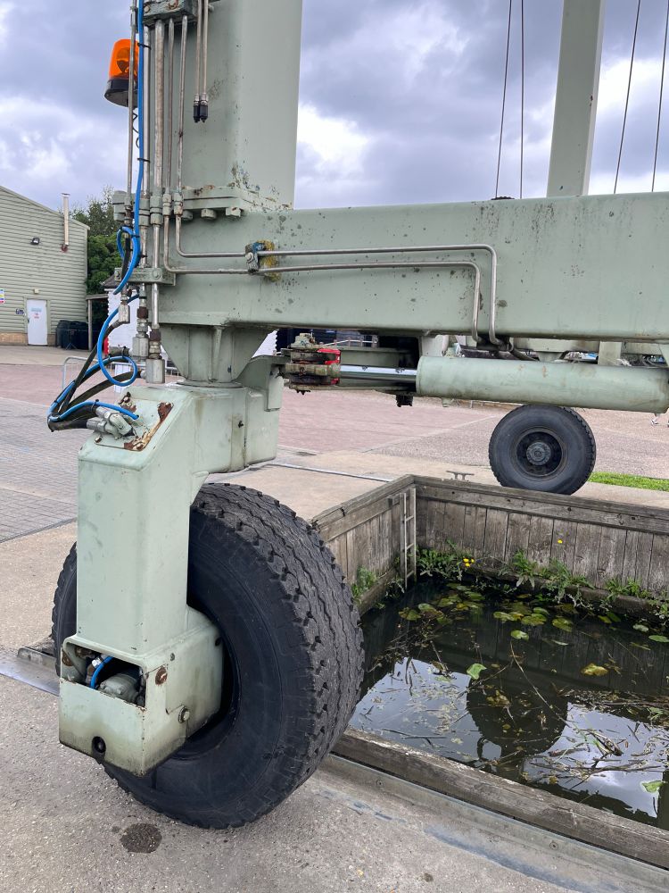 Boat Hoist drive system 