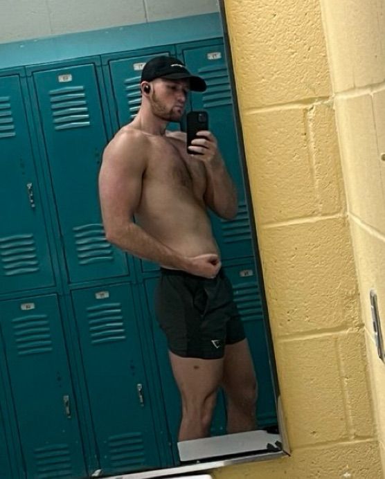 mirror gym selfie of myself