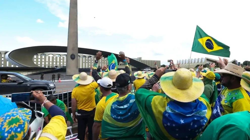 Foto dos golpistas em Brasília. Uma verdadeira micareta Verde-Amarela