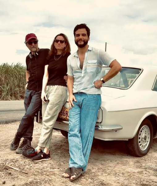 Kleber Mendonça, Maria Fernanda e Wagner Moura em bastidores de O Agente Secreto