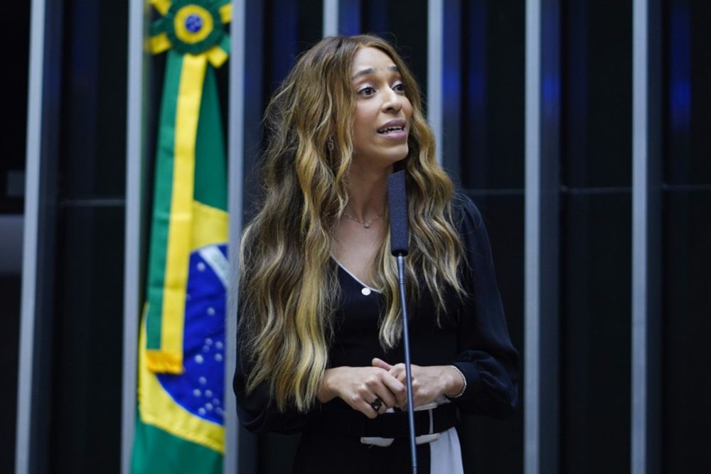 Fux manda Justiça Federal em SP reabrir investigação sobre crime de transfobia contra Erika Hilton