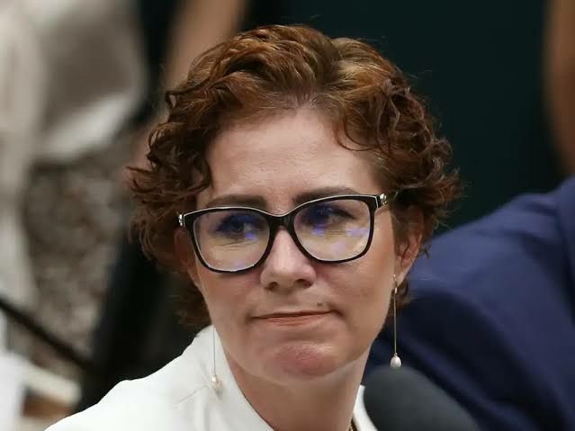 Zabelli com cara de cu durante alguma audiência na Câmara.