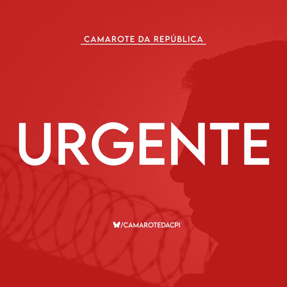 A imagem tem um fundo vermelho e traz a palavra "URGENTE" em letras brancas grandes no centro. Acima, está escrito "Camarote da República" em uma fonte menor. No canto inferior, há o logotipo e o nome "/camarotedacpi".

Ao fundo, em tom monocromático vermelho, aparece a silhueta de Bolsonaro. Atrás da silhueta, há uma cerca de arame farpado, sugerindo um contexto de prisão ou restrição. A composição visual remete a uma chamada urgente para uma notícia relevante, possivelmente relacionada a Bolsonaro e questões judiciais ou políticas.