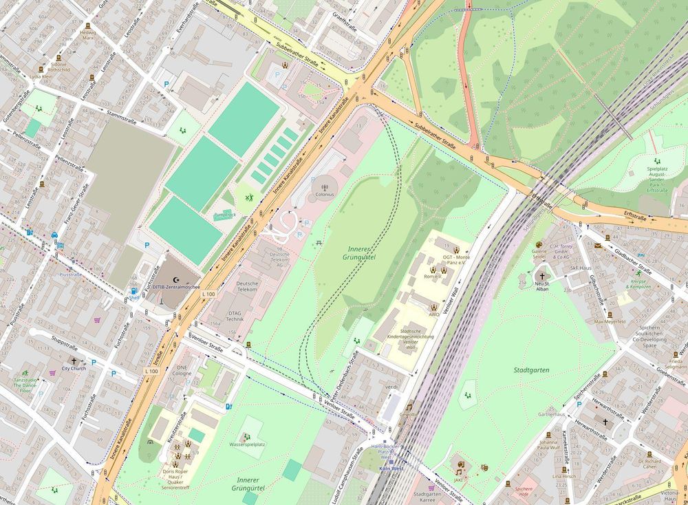 zwischen Franz-Hitze-Str. 8 und Innere Kanalstraße 100. Also am Fuß des Fernsehturms Colonius und nahe der Bahnstation Hans-Böckler-Platz/Köln-West. Offiziell heißt unser Gelände »Wiese am Fernsehturm/Colonius, Venloerstr. 130«; die Koordinaten lauten: 50.94505° N, 6.93171° E
