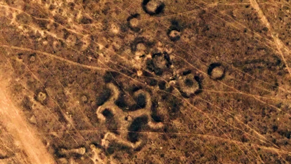 The 8,000-year-old Geoglyphs in Kazakhstan - Ancient Aliens