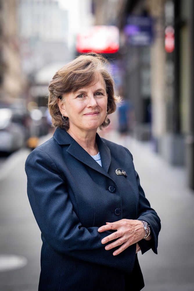 As Massachusetts’ megaprojects executive director, Luisa Paiewonsky (MET’96) is leading long-range efforts to reconfigure the Massachusetts Turnpike near BU and to replace the two bridges linking Cape Cod to the mainland.