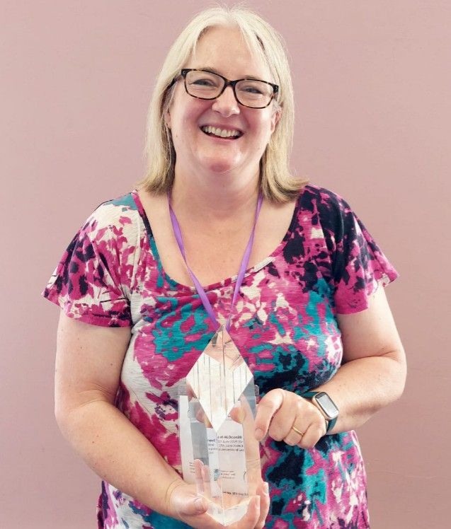  Dr Sarah Hack, University of Surrey, for winning the LearnHigher Resource of the Year Award, presented at #ALDcon25. 