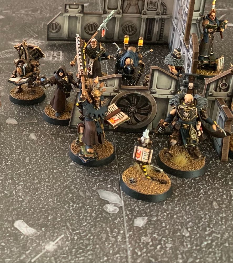 An Inquisitorial Agents kill team. 