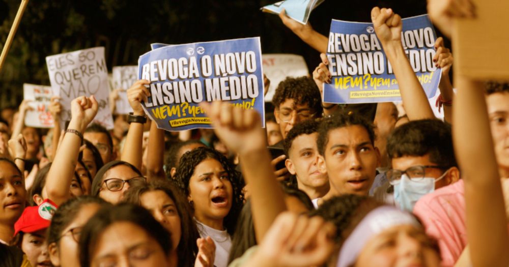 Revisão do Novo Ensino Médio ainda apresenta retrocessos educacionais