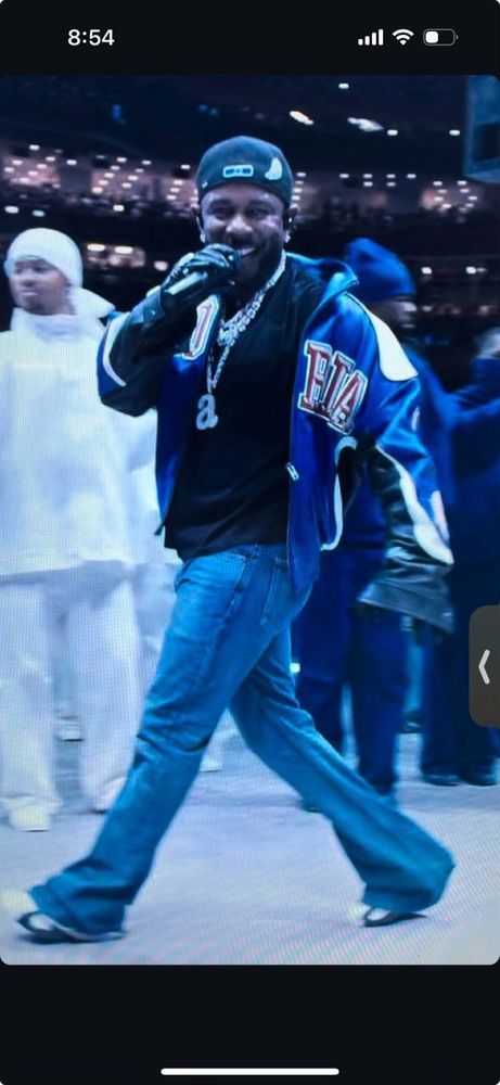 Kendrick Lamar sings Not Like Us at the Super Bowl.